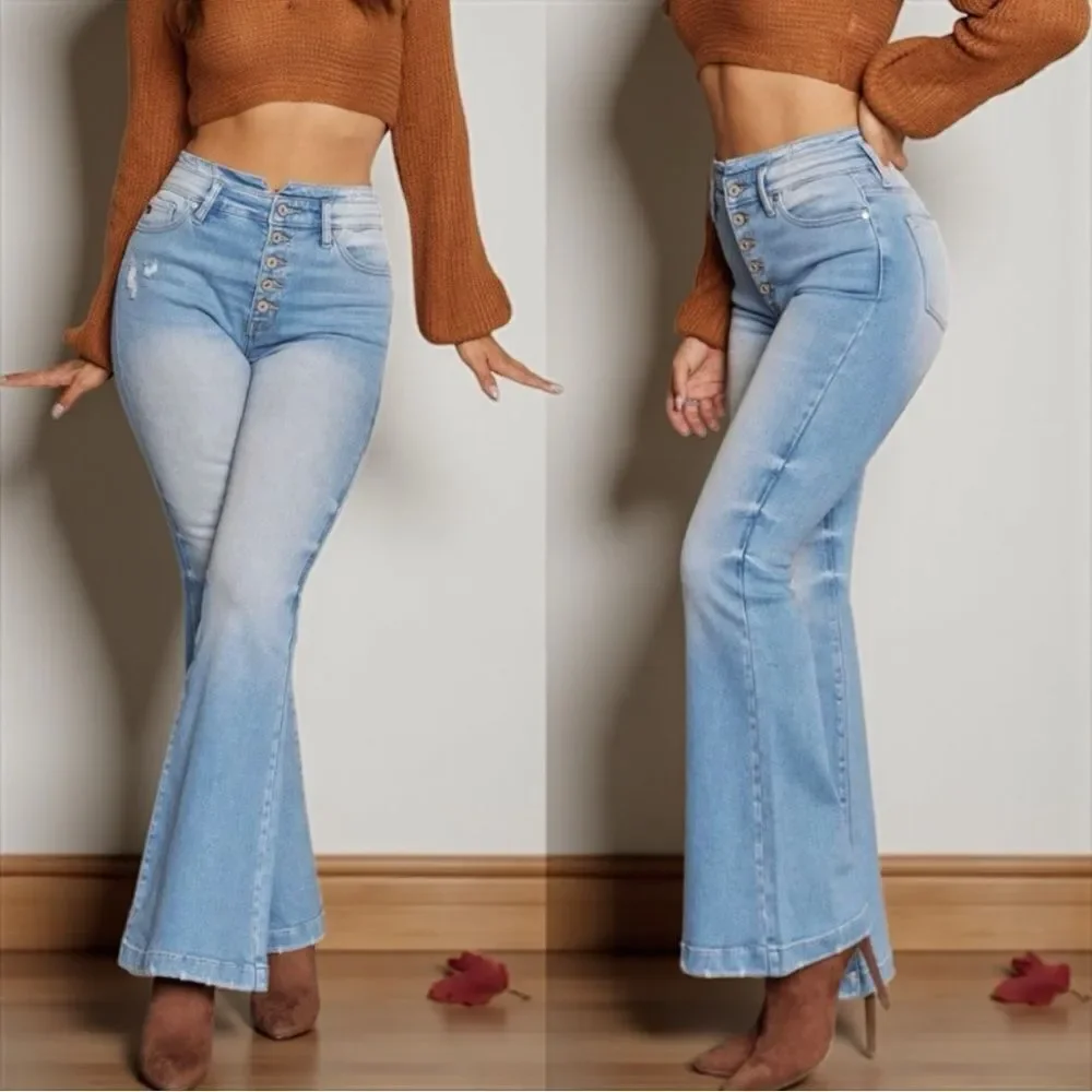 Kancan High Rise Curvy Fit Flare Light Wash Jeans NWT – NWT